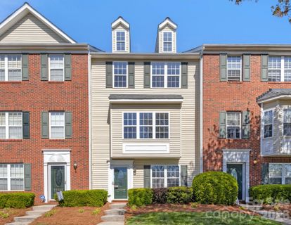 16209 Peachmont Drive pending home in Oakhurst, Cornelius, NC