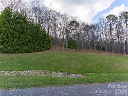 340 Grand Oaks Drive active home in Grand Oaks, Hendersonville, NC