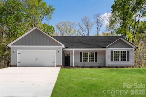 872 Roxboro Drive pending home in Woodrun, Mount Gilead, NC