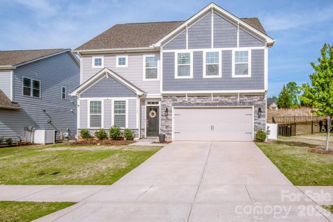 167 Rhuidean Court active home in Falls Cove At Lake Norman, Troutman, NC
