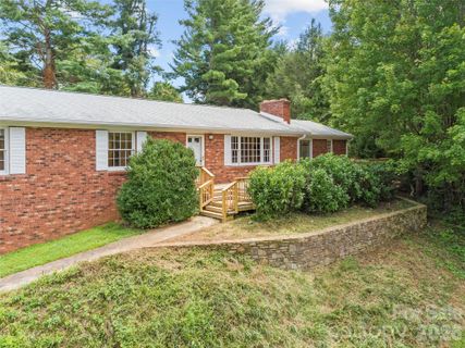 42 Sheppard Drive sold home in Echo Hills, Asheville, NC