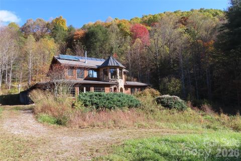 1422 Middle Fork Road