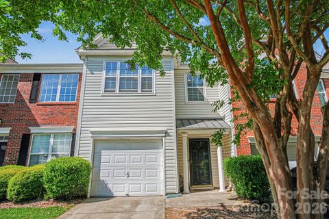 3915 Glenlea Commons Drive pending home in Glenlea Park, Charlotte, NC