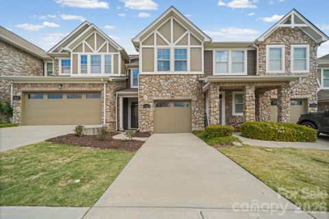 1108 Roderick Drive active home in Ayrshire Townhomes, Fort Mill, SC