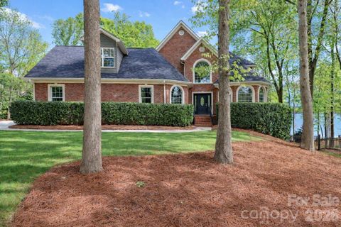 119 Shelter Cove Lane active home in Pinnacle Shores, Mooresville, NC