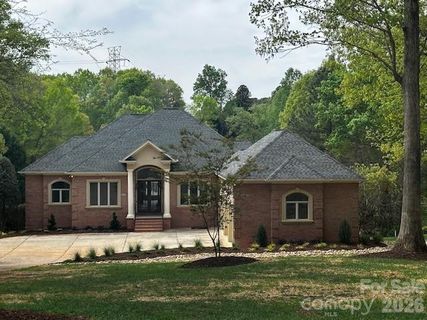 153 Plantation Drive active home in Pinnacle Shores, Mooresville, NC