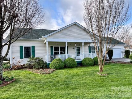 194 Beechnut Drive pending home in Riverwind, Hendersonville, NC