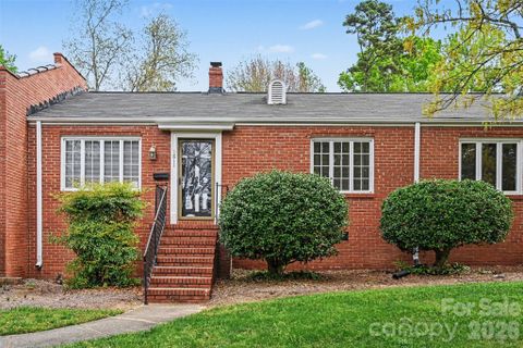 1811 Lynnwood Drive pending home in Jameston Place, Charlotte, NC