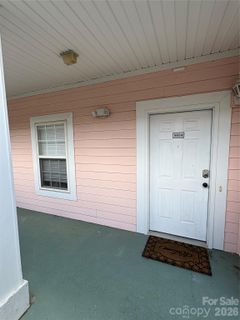 9054 Meadow Vista Road sold home in Heatherstone, Charlotte, NC