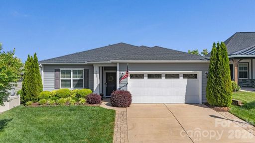 5125 Looking Glass Trail active home in Trilogy Lake Norman, Denver, NC