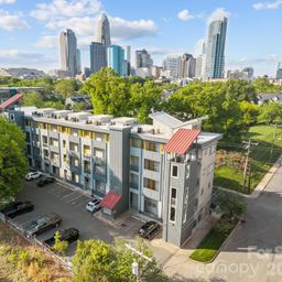 514 W 10th Street