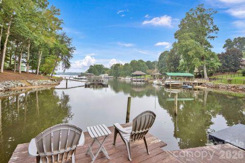 470 Lakeview Shores Loop active home in Crescent Land & Timber, Mooresville, NC