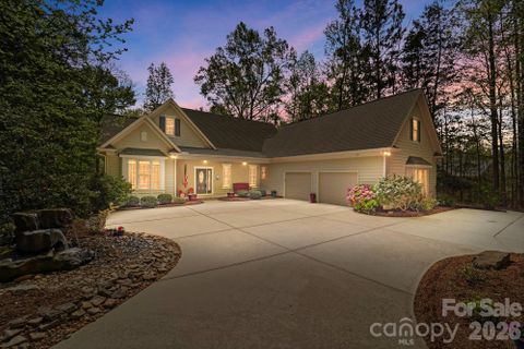 2370 Valelake Road sold home in The Glades At Windswept Cove, York, SC