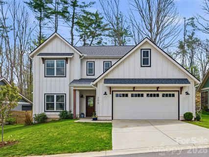 205 Weybridge Drive active home in Ellis Place, Arden, NC