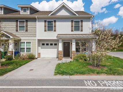 201 Stoney Point Way active home in Liberty Oaks, Candler, NC