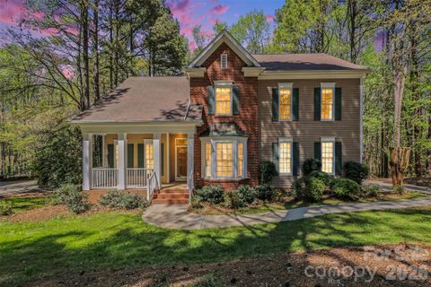 120 Wildiris Drive pending home in The Harbour At The Pointe, Mooresville, NC