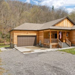 44 Rapid Waters Way