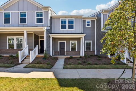104 Ciara Place active home in Crossrail, Mooresville, NC