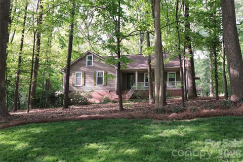 14040 Hackamore Drive sold home in Windrow Estates, Matthews, NC