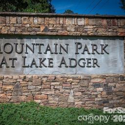 26 Mountain Parkway