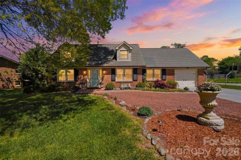 2315 29th Avenue Drive sold home in Havenwood, Hickory, NC