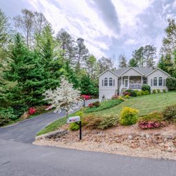 9 Double Eagle Drive
