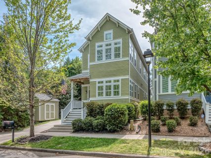 1427 Tippah Park Court active home in Midwood, Charlotte, NC