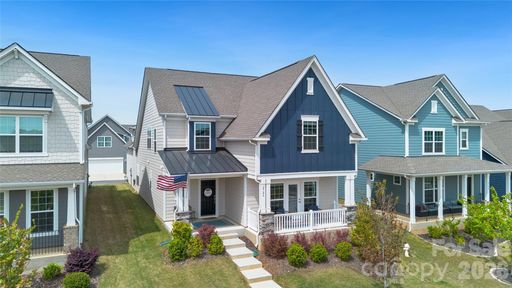 2726 Monument Point Circle active home in Elizabeth, Fort Mill, SC
