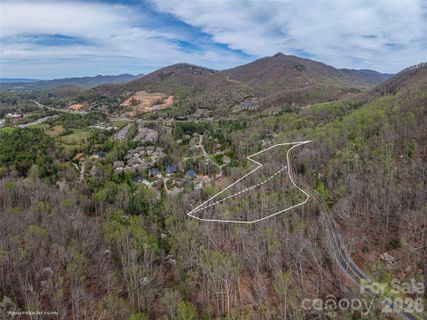 91 101 Cedar Mountain Road active home in Cedar Mountain Vista, Asheville, NC