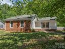 517 Fence Post Lane sold home in Matthews, SC