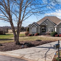 543 Muirfield Way