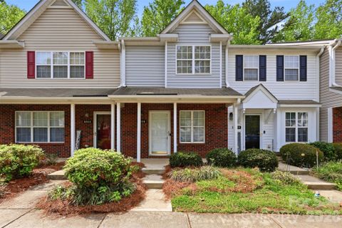 6856 Cypress Tree Lane active home in Kimmerly Woods, Charlotte, NC