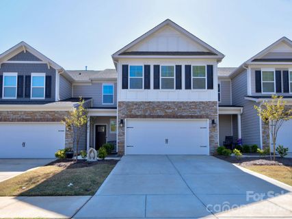 4396 Bronze Boulevard active home in Blackstone Bay, Sherrills Ford, NC