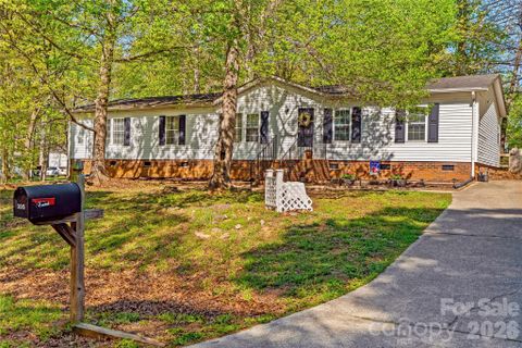103 Keyside Lane pending home in Windward Pointe, Mooresville, NC