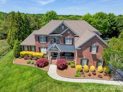725 Wild Berry Court active home in Marvin Creek, Waxhaw, NC