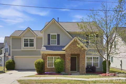 1304 Woodglen Lane