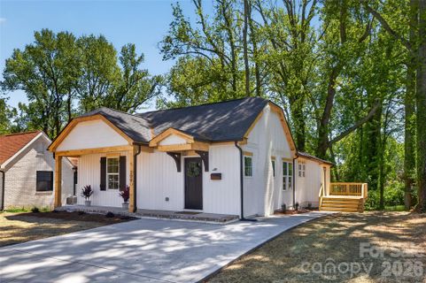 309 W Gold Street