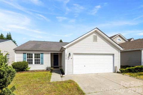 10215 Orchard Grass Court active home in Planters Walk, Charlotte, NC
