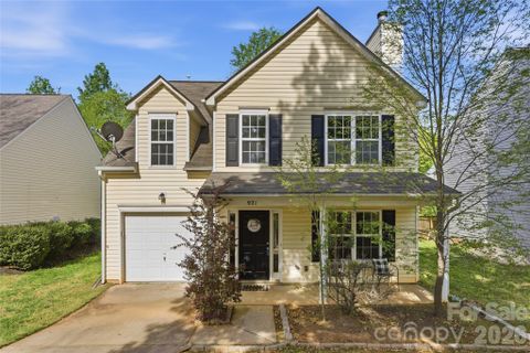 921 Grass Hollow Court sold home in Grass Meadows, Charlotte, NC