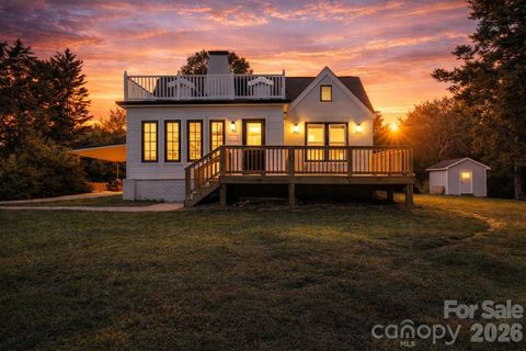1011 N 14th Street sold home in Crowders Mountain NE, Bessemer City, NC