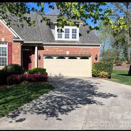 1273 Winged Foot Drive