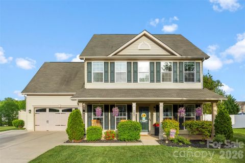 709 Heddington Court pending home in Rosegate, Gastonia, NC