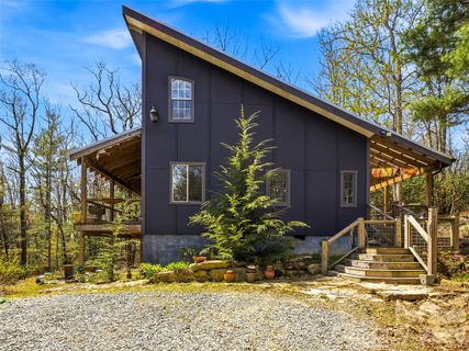 50 Dogwood Circle sold home in Dogwood Mountain Estates, Penrose, NC