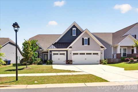 22024 Finworthy Lane active home in Northbrook, Huntersville, NC