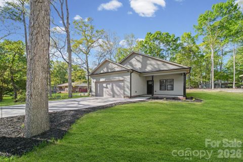 2119 Woodhurst Lane pending home in Anderson Heights, Albemarle, NC