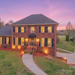 3811 Pinecrest Drive