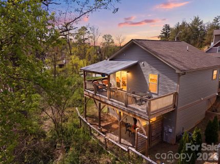 5 Lillie Farm Lane sold home in Lillie Farm Cove, Weaverville, NC