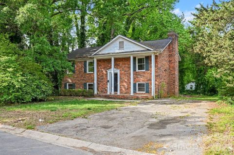 5508 Viewmont Drive sold home in Eastbrook Woods, Charlotte, NC