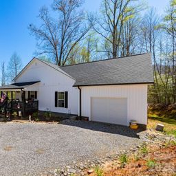 153 Fairlane Loop