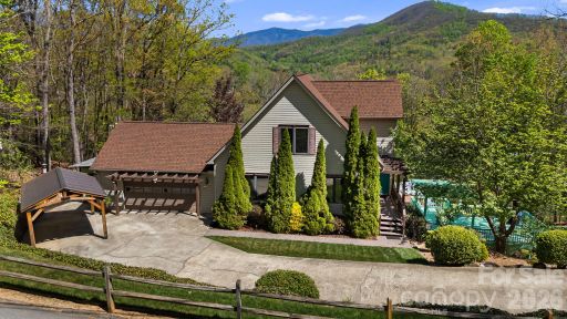 144 Hilltop Road pending home in Spring Hill, Black Mountain, NC